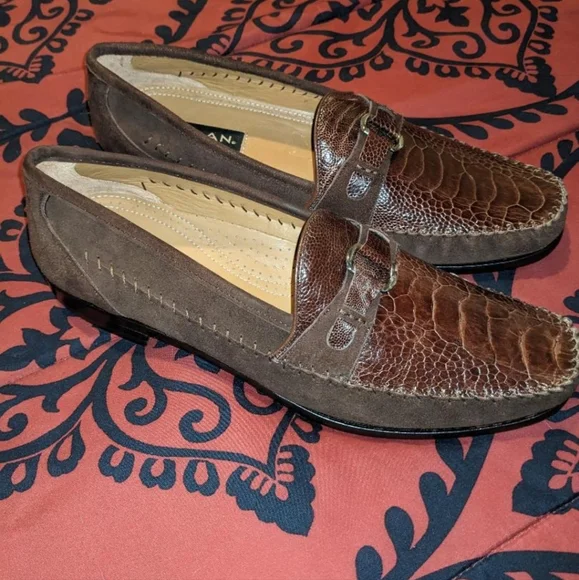 Mezlan Textured Brown Leather Slip-Ons display picture 1